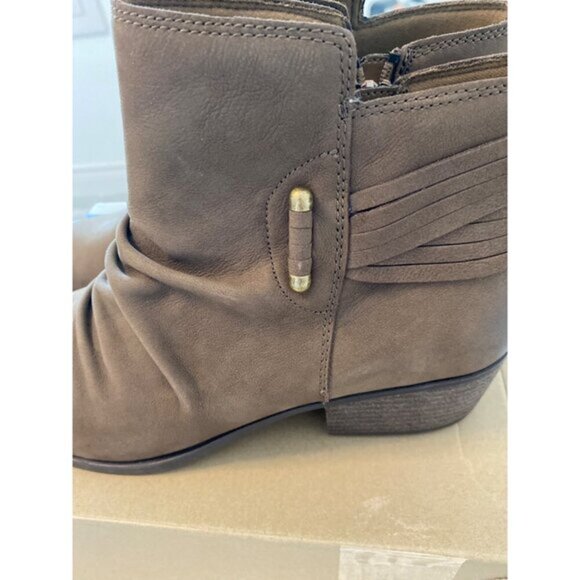 Clarks Charlten Rosa Women's Boots Mushroom Nubuck : 12 B - Medium, NIB - Picture 8 of 16